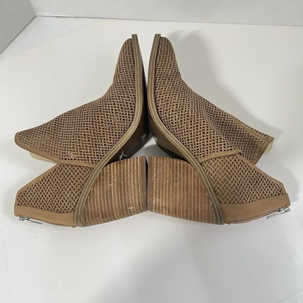 Vince Camuto Gibbela Perforated Woven Booties Tan Size 11 Zip Back Pointy Wester
